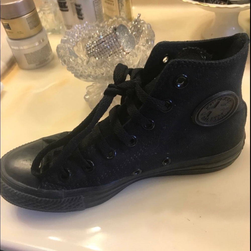 Black high top converse
